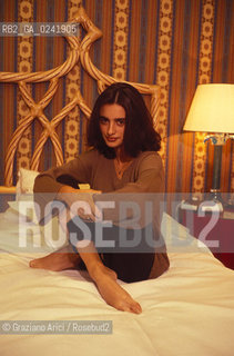 -Venezia,1995. Mostra Internazionale dArte Cinematografica.Ritratto dellattrice Penelope Cruz in camera. attrice cinema ritratto letto camera albergo -Venice,1997. International Venice Film festival.Portrait of the actress Penelope Cruz ©Graziano Arici/Rosebud2
