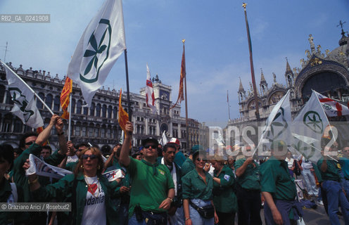 -Venezia,1997.Manifestazione della Lega Nord a Venezia in Piazza San Marco. politica partito nord Lega manifestazione corteo -Venice,1997:Demonstration of Lega Nord Party in Saint Marks square ©Graziano Arici/Rosebud2
