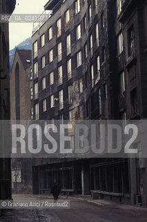 -Sarajevo,1994.Strade e palazzi della città. Guerra distruzione palazzo - Sarajevo,1994. Roads and buildings in the city ©Graziano Arici/Rosebud2