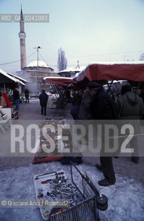 -Sarajevo,1994. Mercato delle pulci- Sarajevo,1994. Flea market  ©Graziano Arici/Rosebud2