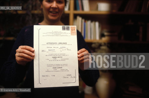 -1990. Alto Adige, Merano: Schützen (schuetzen), corpo paramilitare altoatesino.Attestato di lingua che abilita allimpiego pubblico in Alto Adige Geo Sudtirolo altoadige corpo politica para militare movimento soldato militare -1990, Alto Adige-Südtirol, Meran: Schützen (schuetzen), paramilitary corp ©Graziano Arici/Rosebud2