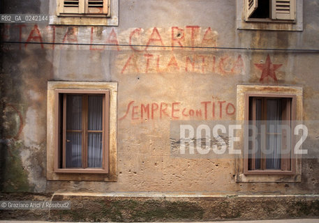 Dignano (Istria Croata)2011. Vecchie scritte in italiano su un muro di una casa. Istria geo casa muro scritta croazia.Dignano,2011. Old written in Italian language on the wall of a house ©Graziano Arici/Rosebud2