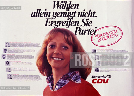 Manifesto sulla condizione della donna. Femminismo donna condizione lotta movimento politica rapporto cultura sesso potere sociale famiglia autonomia classe femmina diritto voto uguaglianza libertà parità.Manifest on the feminine condition. Woman Feminism society condition status movement policy relation sex womens rights sexism voting cultural power liberal equality relation MES .Reproducted by Archivio Graziano Arici  astga ©Graziano Arici/Rosebud2