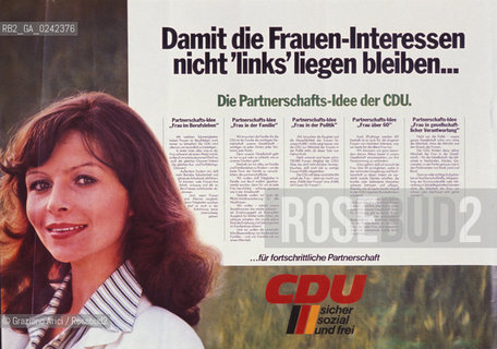 Manifesto sulla condizione della donna. Femminismo donna condizione lotta movimento politica rapporto cultura sesso potere sociale famiglia autonomia classe femmina diritto voto uguaglianza libertà parità.Manifest on the feminine condition. Woman Feminism society condition status movement policy relation sex womens rights sexism voting cultural power liberal equality relation MES .Reproducted by Archivio Graziano Arici  astga ©Graziano Arici/Rosebud2