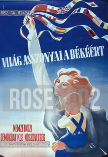 Manifesto sulla condizione della donna. Femminismo donna condizione lotta movimento politica rapporto cultura sesso potere sociale famiglia autonomia classe femmina diritto voto uguaglianza libertà parità.Manifest on the feminine condition. Woman Feminism society condition status movement policy relation sex womens rights sexism voting cultural power liberal equality relation MES .Reproducted by Archivio Graziano Arici  astga ©Graziano Arici/Rosebud2