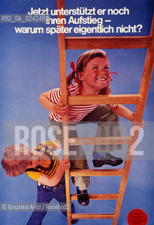 Manifesto sulla condizione della donna. Femminismo donna condizione lotta movimento politica rapporto cultura sesso potere sociale famiglia autonomia classe femmina diritto voto uguaglianza libertà parità.Manifest on the feminine condition. Woman Feminism society condition status movement policy relation sex womens rights sexism voting cultural power liberal equality relation MES.Reproducted by Archivio Graziano Arici  astga ©Graziano Arici/Rosebud2