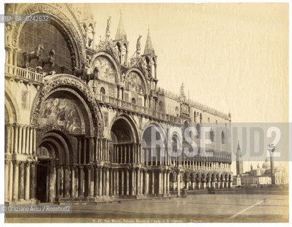 -Venezia,senza indicazione dellautore, veduta della Basilica di San Marco,ante 1860. Stampa allalbumina, cm 27x35. Fotoantiche stampa albumina Piazza Basilica San Marco cannone Palazzo Ducale.-Venice, no authors indication, view of Patriarchal Cathedral Basilica of Saint Mark, ante 1860. Albumen print, cm 27x35 © Archivio Graziano Arici.