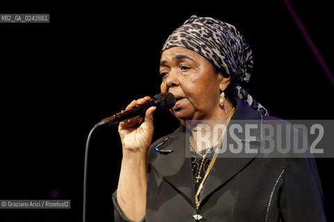 Venice, 26 july 2011 - The Cape Verdean popular singer Cesaria Evora, nicknamed the barefoot diva for performing without shoes, the best internationally known practitioner of morna music musica pop capoverde cantante ©Graziano Arici/Rosebud2.
