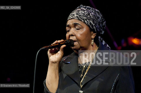 Venice, 26 july 2011 - The Cape Verdean popular singer Cesaria Evora, nicknamed the barefoot diva for performing without shoes, the best internationally known practitioner of morna music musica pop capoverde cantante ©Graziano Arici/Rosebud2.