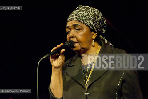 Venice, 26 july 2011 - The Cape Verdean popular singer Cesaria Evora, nicknamed the barefoot diva for performing without shoes, the best internationally known practitioner of morna music musica pop capoverde cantante ©Graziano Arici/Rosebud2.