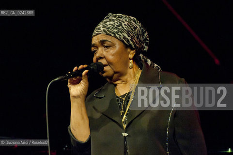 Venice, 26 july 2011 - The Cape Verdean popular singer Cesaria Evora, nicknamed the barefoot diva for performing without shoes, the best internationally known practitioner of morna music musica pop capoverde cantante ©Graziano Arici/Rosebud2.