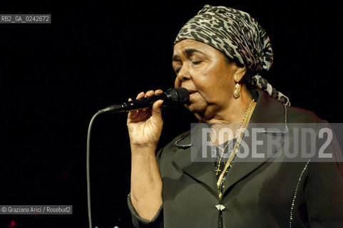 Venice, 26 july 2011 - The Cape Verdean popular singer Cesaria Evora, nicknamed the barefoot diva for performing without shoes, the best internationally known practitioner of morna music musica pop capoverde cantante ©Graziano Arici/Rosebud2.