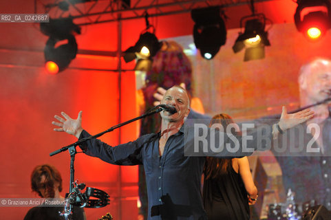 The English musician, singer-songwriter, activist, actor and philanthropist Sting (born Gordon Matthew Thomas Sumner on 2 October 1951), CBE, . Prior to starting his solo career, he was the principal songwriter, lead singer and bassist of the rock band The Police. musica pop rock cantante ©Graziano Arici/Rosebud2