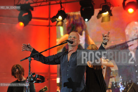 The English musician, singer-songwriter, activist, actor and philanthropist Sting (born Gordon Matthew Thomas Sumner on 2 October 1951), CBE, . Prior to starting his solo career, he was the principal songwriter, lead singer and bassist of the rock band The Police. musica pop rock cantante ©Graziano Arici/Rosebud2