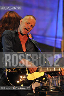The English musician, singer-songwriter, activist, actor and philanthropist Sting (born Gordon Matthew Thomas Sumner on 2 October 1951), CBE, . Prior to starting his solo career, he was the principal songwriter, lead singer and bassist of the rock band The Police. musica pop rock cantante ©Graziano Arici/Rosebud2