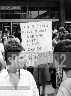 -Mestre(Venezia),6/1977.Manifestazione a favore della legge per laborto.Femminismo donna manifestazione diritto protesta aborto legge -Mestre(Venice),6/1977.Demonstration in support of abortion law MES ©Graziano Arici/Rosebud2  astga ©Graziano Arici/Rosebud2