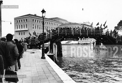 -Venezia,1978. Manifestazione regionale donne PCI. Politica società manifestazione protesta donna lotta diritto femminismo - Venice,1978. Regional demonstration of PCI party women MES ©Graziano Arici/Rosebud2  astga ©Graziano Arici/Rosebud2