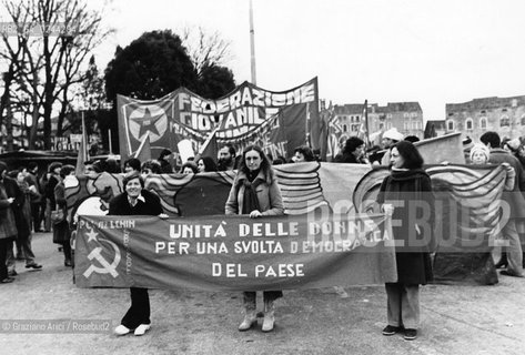 -Venezia,1978. Manifestazione regionale donne PCI. Politica società manifestazione protesta donna lotta diritto femminismo - Venice,1978. Regional demonstration of PCI party women MES ©Graziano Arici/Rosebud2  astga ©Graziano Arici/Rosebud2