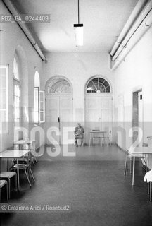 -Venezia, Isola di San Clemente,agosto 1978. Ospedale psichiatrico di San Clemente. Pazienti ricoverati nella struttura. Psichiatria ospedale manicomio follia matto pazzia paziente malattia mentale mente -Venice, San Clementès island, august 1978.Psychiatric hospital in San Clementès island. Patients admitted in the hospital. Crazy asylum psychiatric hospital patient illness mental mind MES © Archivio Graziano Arici  astga ©Graziano Arici/Rosebud2