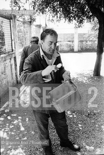 -Venezia, Isola di San Clemente,agosto 1978. Ospedale psichiatrico di San Clemente. Pazienti ricoverati nella struttura. Psichiatria ospedale manicomio follia matto pazzia paziente malattia mentale mente -Venice, San Clementès island, august 1978.Psychiatric hospital in San Clementès island. Patients admitted in the hospital. Crazy asylum psychiatric hospital patient illness mental mind MES © Archivio Graziano Arici  astga ©Graziano Arici/Rosebud2