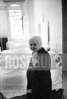 -Venezia, Isola di San Clemente,agosto 1978. Ospedale psichiatrico di San Clemente. Pazienti ricoverati nella struttura. Psichiatria ospedale manicomio follia matto pazzia paziente malattia mentale mente -Venice, San Clementès island, august 1978.Psychiatric hospital in San Clementès island. Patients admitted in the hospital. Crazy asylum psychiatric hospital patient illness mental mind MES © Archivio Graziano Arici  astga ©Graziano Arici/Rosebud2