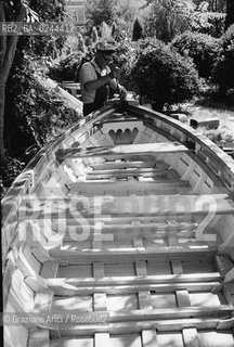 -Venezia, Isola di San Clemente,agosto 1978. Ospedale psichiatrico di San Clemente. Pazienti ricoverati nella struttura. Psichiatria ospedale manicomio follia matto pazzia paziente malattia mentale mente -Venice, San Clementès island, august 1978.Psychiatric hospital in San Clementès island. Patients admitted in the hospital. Crazy asylum psychiatric hospital patient illness mental mind MES © Archivio Graziano Arici  astga ©Graziano Arici/Rosebud2