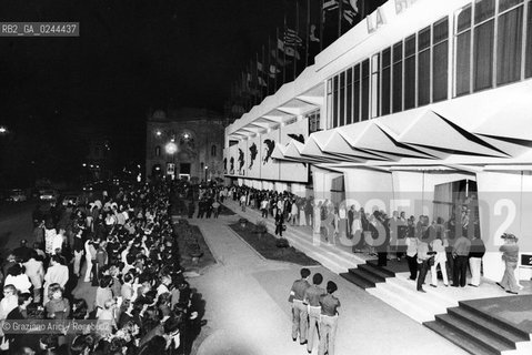 -Venezia,1980. Mostra Internazionale dArte Cinematografica.Il Palazzo del Cinema con i leoni di Milton Glaser  Biennale Cinema Palazzo Milton Glaser leone grafico illustratore-Venice,1980. International Venice Film festival. The Cinema palace with the lions designed by milton Glaser ©Graziano Arici/Rosebud2  astga ©Graziano Arici/Rosebud2