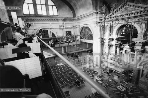 -Venezia,1984.Chiesa di San Lorenzo. Opera del compositore contemporaneo Luigi Nono, Prometeo - Tragedia dellascolto prova generale, testo di Massimo Cacciari, struttura scenica dellarchitetto Renzo Piano, luci del pittore Emilio Vedova.Il compositore Luigi Nono durante le prove. musica compositore opera Prometeo contemporanea elettronica filosofia architettura pittura ritratto.-Venice,1984. Work  Prometeo - Tragedia dellascolto directed by contemporary composer Luigi Nono,text by the philosopher Massimo Cacciari,scenography by the architect Renzo Piano,stage lighting by the painter Emilio Vedova. Portrait of the composer Luigi Nono ©Graziano Arici/Rosebud2  astga ©Graziano Arici/Rosebud2