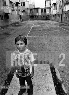 Venezia,1979. Giudecca-Quartiere Sacca Fisola Bambino architettura quartiere -Venice,1979.Giudecca-Sacca Fisola quarter ©Graziano Arici/Rosebud2  astga ©Graziano Arici/Rosebud2