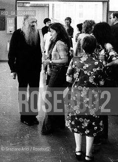 -Trieste,1977. Lo psichiatra sudafricano David Cooper durante una conferenza. Psichiatria psichiatra studioso teorico leader antipsichiatria ritratto -Trieste,1977.David Cooper, British psychiatrist, theorist and leader in the anti-psychiatry movement MES ©Graziano Arici/Rosebud2  astga ©Graziano Arici/Rosebud2