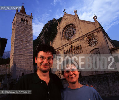 Pordenone,1996. Le giornate sul cinema mutò. Gli organizzatori Cinema silent film muto festival .Pordenone,1996. days of silent films -Archivio Graziano Arici.LArchivio Arici non è riuscito ad avere informazioni sullautore di questa foto. Siamo comunque a disposizione di qualunque avente diritto per riconoscere eventuali proprietà intellettuali che non sia stato possibile fin qui attribuire. .Qualora si fosse inavvertitamente leso qualsiasi diritto di riproduzione, si prega di contattare lArchivio che provvederà a rimuovere le immagini in questione..La cessione dei diritti di questa immagine si intende per quanto di nostra competenza. Non comprende invece le eventuali spese  relative a diritti che potranno essere richiesti dagli Enti o persone fisiche cui appartengono eventualmente i soggetti  ripresi. Tali costi, ove necessari, e l’espletamento di qualsivoglia pratica di richiesta di concessione del permesso di pubblicazione sono esclusivamente a carico e a cura del soggetto acquirente di questa immagine....
