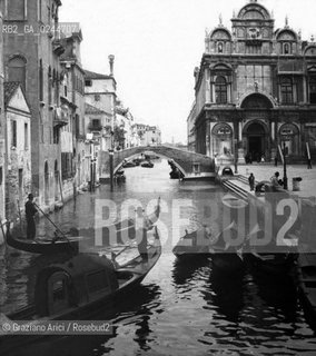 -Venezia, senza indicazione dellautore, finè800.Campo Santi Giovanni e Paolo,Fondamenta e Rio dei Mendicanti.Lastra in vetro per lanterna magica, cm 10x8. Fotoantiche Venezia lastra vetro Santi Giovanni e Paolo.-Venice, no authors indication,end of 1800. Campo Santi Giovanni e Paolo,Fondamenta and Rio dei Mendicanti. Glass slide for magic lantern cm 10x8 © Archivio Graziano Arici