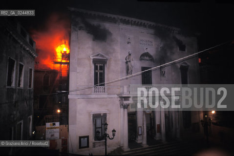 Venezia,29.01.1996.Incendio notturno al Gran Teatro La Fenice.teatro fuoco incendio fiamme distruzione bruciare -Venice, 29.01.1996.Destructive fire at the Gran teatro La Fenice. burn fire blaze ©Graziano Arici/Rosebud2