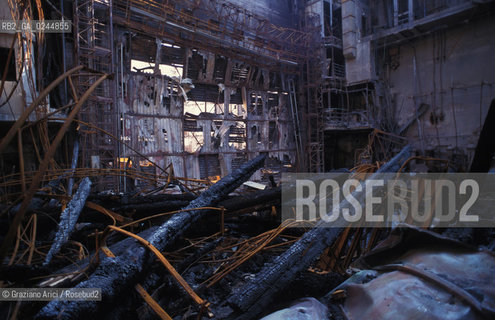 Venezia,febbraio 1996.Interni del Gran Teatro La Fenice dopo il devastante incendio del 29.01.1996:i resti del palcoscenico.teatro interno fuoco incendio fiamme distruzione bruciare -Venice, february 1996.Interior of the Gran teatro La Fenice after the fire of 29.01.1996: the ruin of the stage. burn fire blaze theatre interior ©Graziano Arici/Rosebud2