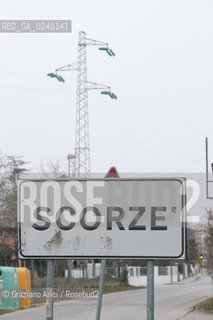 Venezia1/2/12 - Ponteggi e tralicci elettrici dellENEL a Scorzè Terna ©Graziano Arici/Rosebud2