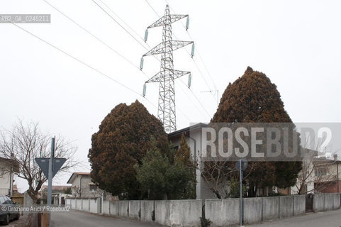 Venezia1/2/12 - Ponteggi e tralicci elettrici dellENEL a Scorzè Terna ©Graziano Arici/Rosebud2