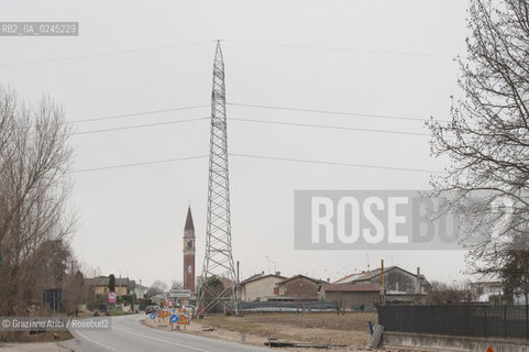 Venezia1/2/12 - Ponteggi e tralicci elettrici dellENEL a Zero Branco Terna ©Graziano Arici/Rosebud2