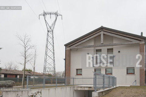 Venezia1/2/12 - Ponteggi e tralicci elettrici dellENEL a Paese Terna ©Graziano Arici/Rosebud2
