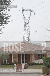 Venezia1/2/12 - Ponteggi e tralicci elettrici dellENEL a Paese Terna ©Graziano Arici/Rosebud2