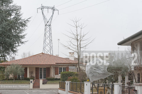 Venezia1/2/12 - Ponteggi e tralicci elettrici dellENEL a Paese Terna ©Graziano Arici/Rosebud2