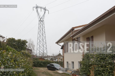 Venezia1/2/12 - Ponteggi e tralicci elettrici dellENEL a Paese Terna ©Graziano Arici/Rosebud2