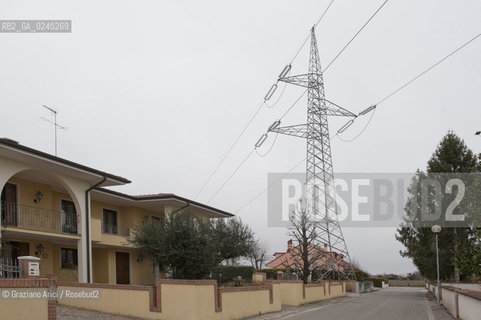 Venezia1/2/12 - Ponteggi e tralicci elettrici dellENEL a Paese Terna ©Graziano Arici/Rosebud2