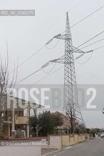 Venezia1/2/12 - Ponteggi e tralicci elettrici dellENEL a Paese Terna ©Graziano Arici/Rosebud2
