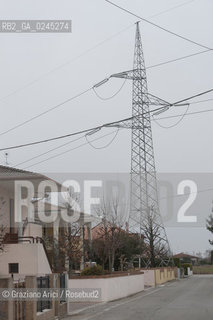 Venezia1/2/12 - Ponteggi e tralicci elettrici dellENEL a Paese Terna ©Graziano Arici/Rosebud2