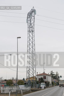 Venezia1/2/12 - Ponteggi e tralicci elettrici dellENEL a Paese Terna ©Graziano Arici/Rosebud2