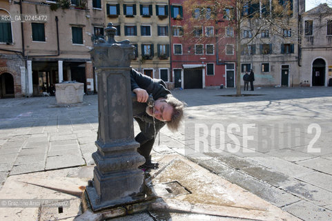 Venice 6/03/12 The Singer Gualtiero Bertelli in Venice musica cantante politica ©Graziano Arici/Rosebud2.