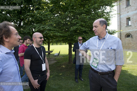 Rocade (TV) 26/5/12: Il Ministro Corrado Passera con alcuni star uppers presoo il Centro per la ricerca e linnovazione tecnologica H-Farm - The Center for the research and the technologic innovation builded by Riccardo Donadon incubatore star up economia ©Graziano Arici/Rosebud2