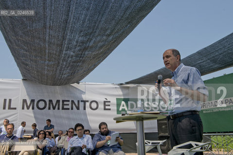 Rocade (TV) 26/5/12: Il Ministro Corrado Passera al Convegno Italia Startup presso il Centro per la ricerca e linnovazione tecnologica H-Farm - The Center for the research and the technologic innovation builded by Riccardo Donadon incubatore star up economia ©Graziano Arici/Rosebud2