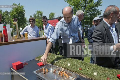 Rocade (TV) 26/5/12: Il Ministro Corrado Passera al Convegno Italia Startup presso il Centro per la ricerca e linnovazione tecnologica H-Farm - The Center for the research and the technologic innovation builded by Riccardo Donadon incubatore star up economia ©Graziano Arici/Rosebud2