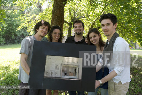 Venice 19/06/12 - Gli allievi del II Biennio di Scenografia della Accademia di Belle Arti di Venezia: da sin. Andrea Sanson, Erika Muraro, Alberto Galeazzo,  vincitore per la migliore scenografia, Sara Martinelli e Fabio Carpene con il modellino della scenografia per lOpera Loccasione fa luomo ladro di  Gioacchino Rossini in programmazione il 12 ottobre 2012 al Gran Teatro La Fenice ©Graziano Arici/Rosebud2